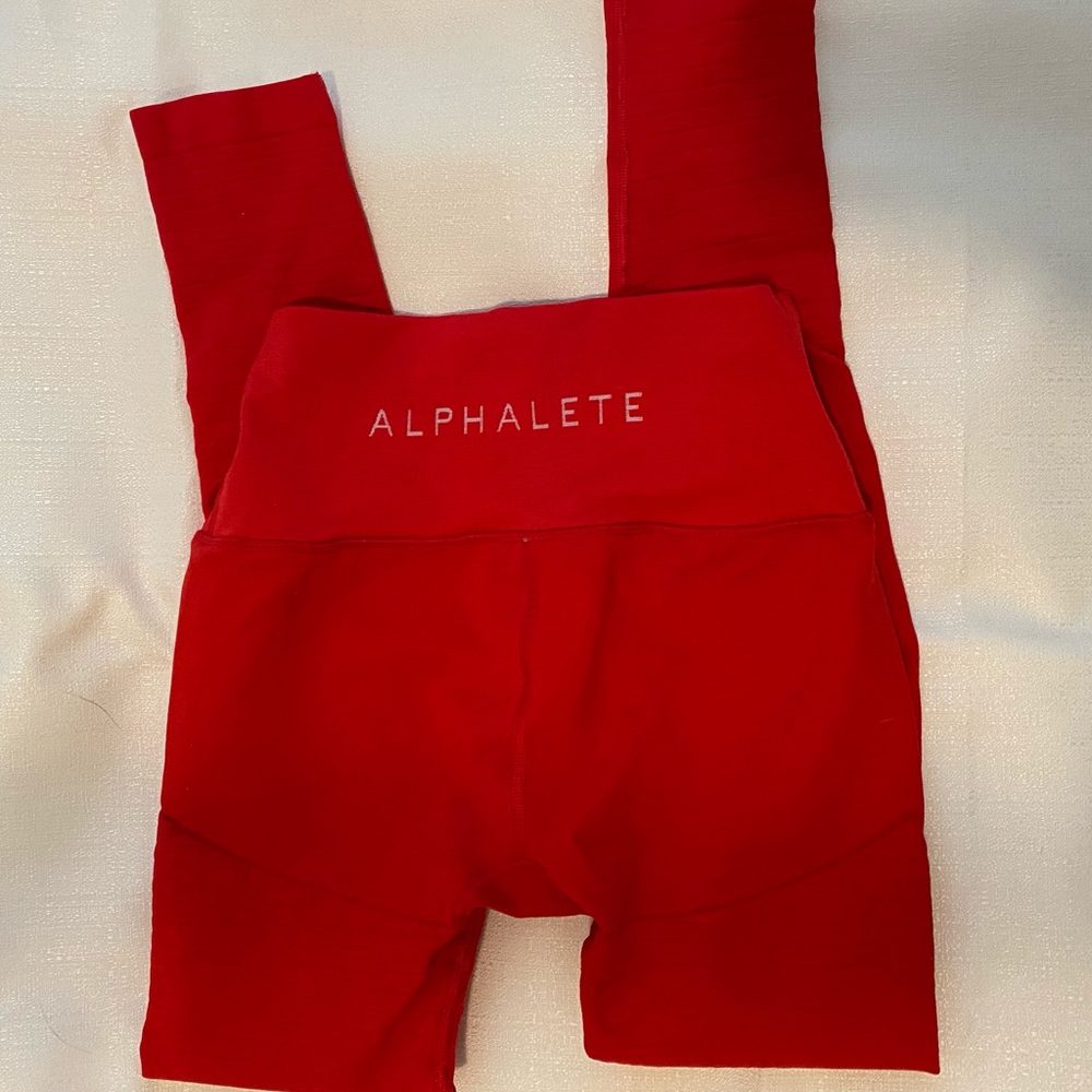 Alphalete revival leggings- M